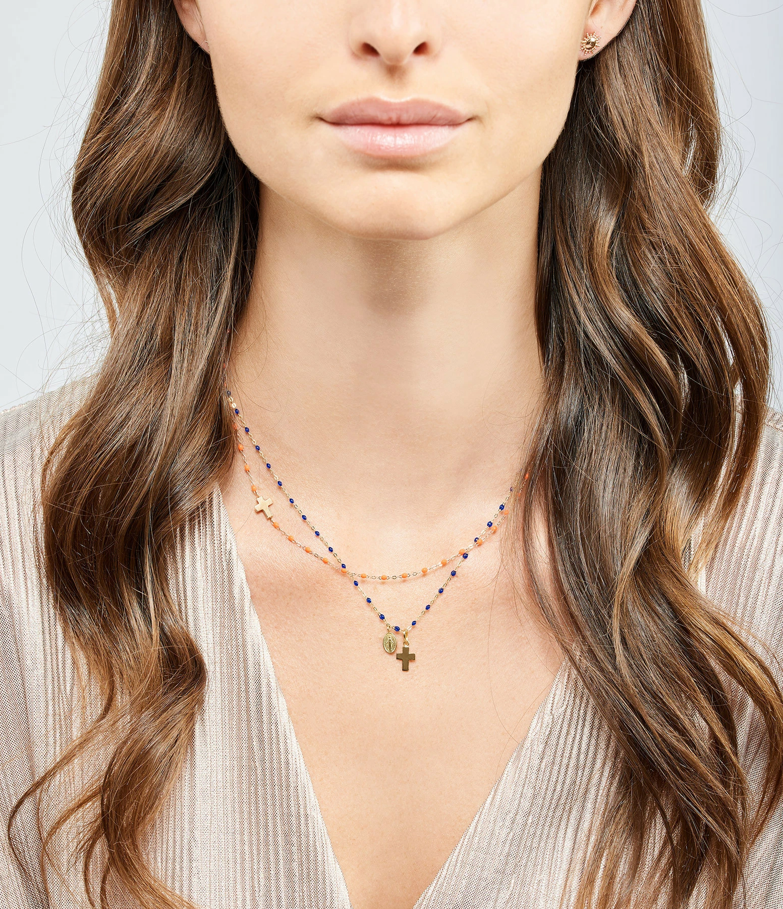 GIGI CLOZEAU Collier Croix Perles Résine Or 5 GIGI CLOZEAU Collier Croix Perles Résine Or – Image 5