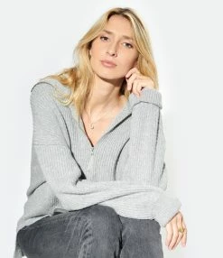 CHARLET Collier Iris Médaille Nacre Or Jaune 5 CHARLET Collier Iris Médaille Nacre Or Jaune -COLLIERS Shop charl look20230119 222