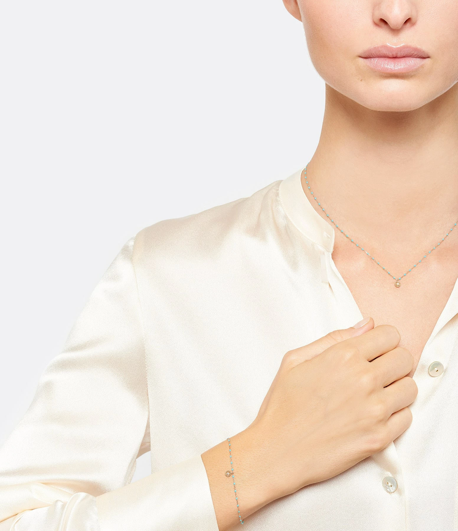 GIGI CLOZEAU Collier Lucky Puce Mini Perles Résine Or Diamant 7 GIGI CLOZEAU Collier Lucky Puce Mini Perles Résine Or Diamant – Image 7