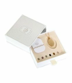 LES FÉLICITÉS Coffret Petit Médaillon Mat 7 Pierres De Protection 6 LES FÉLICITÉS Coffret Petit Médaillon Mat 7 Pierres De Protection -COLLIERS Shop image 03591 1