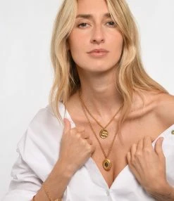 LES FÉLICITÉS Collier Médaille Trèfle 5 LES FÉLICITÉS Collier Médaille Trèfle -COLLIERS Shop lesfe look20230113 74