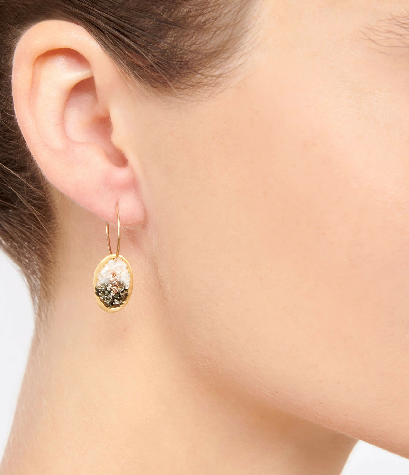 LSONGE Boucles D'oreilles Lakota M Nacre Pyrite 2 LSONGE Boucles D'oreilles Lakota M Nacre Pyrite – Image 2