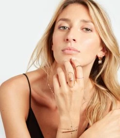 NAVA JOAILLERIE Bague Cheyenne Ovale Diamant Or Blanc 5 NAVA JOAILLERIE Bague Cheyenne Ovale Diamant Or Blanc -COLLIERS Shop navab look20221205 376 1