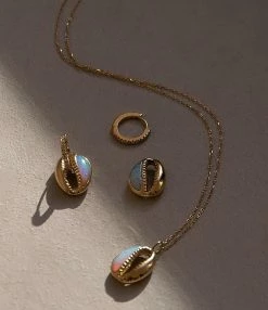 Mini Créole Cauri Diamants Or Jaune (vendue à L'unité), Collaboration Pamela Love X Ebonee Davis -COLLIERS Shop pamel look20220302 1