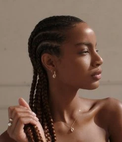 Mini Créole Cauri Diamants Or Jaune (vendue à L'unité), Collaboration Pamela Love X Ebonee Davis -COLLIERS Shop pamel look20220302 86402