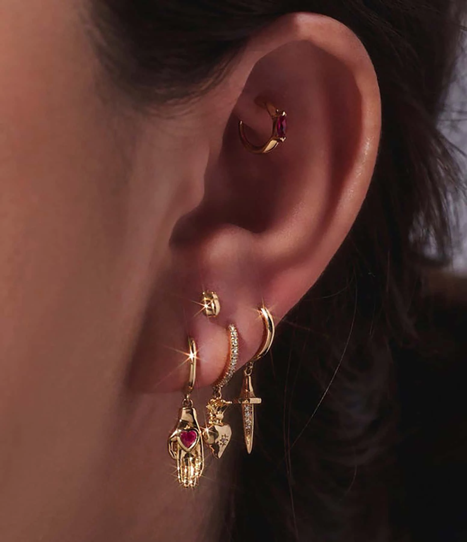 Pamela Love Mini Créole Dagger Diamants Or Jaune (vendue à L'unité) 2 Pamela Love Mini Créole Dagger Diamants Or Jaune (vendue à L'unité) – Image 2