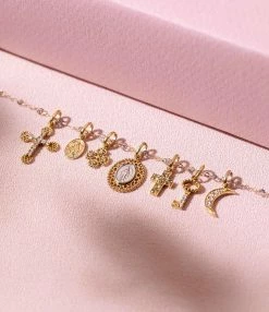 GIGI CLOZEAU Pendentif Lucky Trèfle Diamants Or 11 GIGI CLOZEAU Pendentif Lucky Trèfle Diamants Or -COLLIERS Shop set 5 01826 09dffe5b e7b7 4b17 8bad 7dbd780c6a24 600x6002x 2